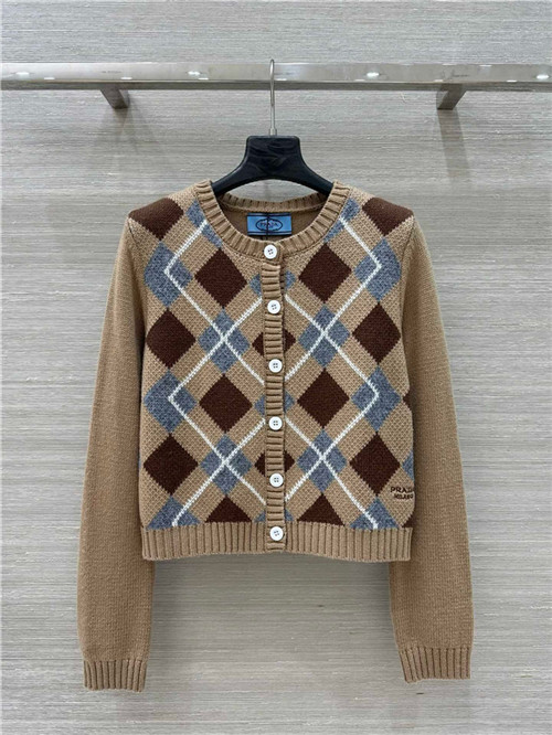 프라다 긴팔 가디건 P82557 2025/신상