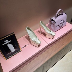 크리스찬루부탱 여성용 힐 (굽높이15.5CM) C49813-1 2025/신상