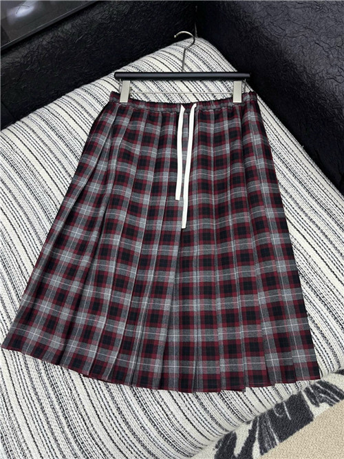 미우미우 스커트 M12408 2025/신상