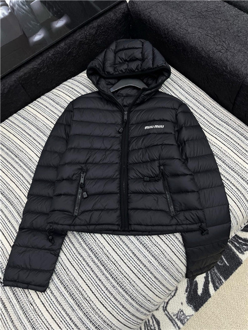 미우미우 후드 패딩 자켓 (충전재-거위털) M54904 2025/신상