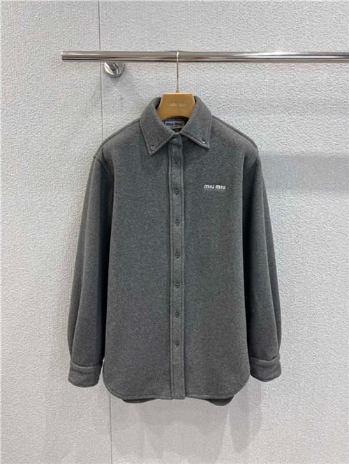 미우미우 긴팔 셔츠 M42990 2025/신상