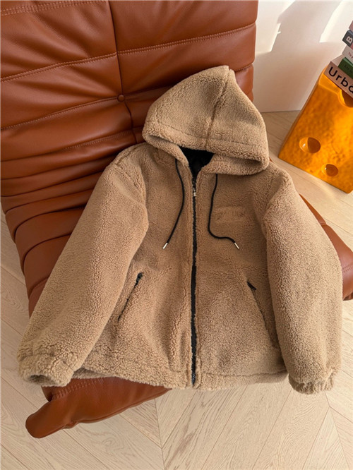 셀린느 후드 자켓 C83706 2025/신상