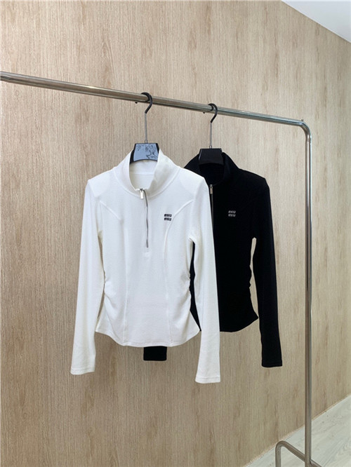 미우미우 긴팔 티셔츠 M81900 2025/신상