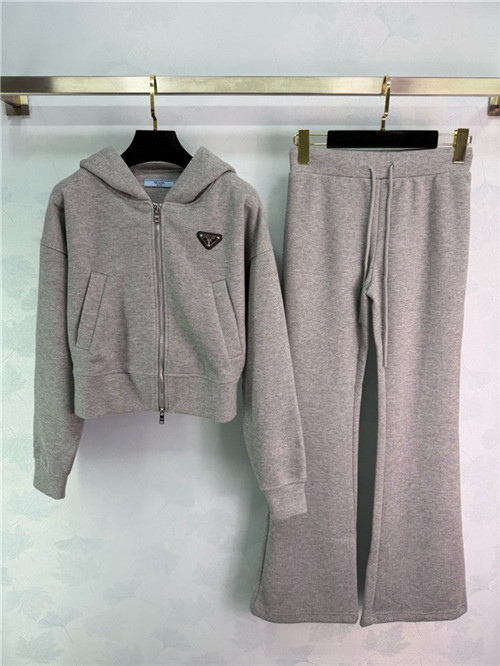 프라다 후드 트레이닝 세트 P74305 2025/신상