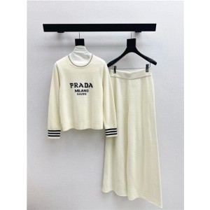 프라다 긴팔 니트 캐주얼 바지 세트 P64606 2025/신상