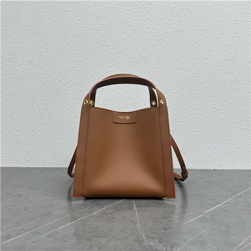 셀린느 트리옹프 스몰 큐보백 124182 2025/신상