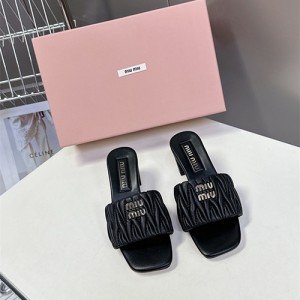 미우미우 여성용 슬리퍼 M57437-2 2026/신상