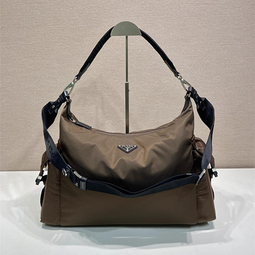 프라다 익스플로러 사이드 포켓 메신저백 2VH204 2026/신상