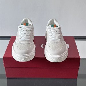 구찌 남성용 스니커즈 G83235-1 2026/신상