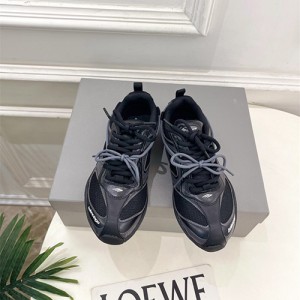 발렌시아가 남여공용 스니커즈 B62882-1 2026/신상