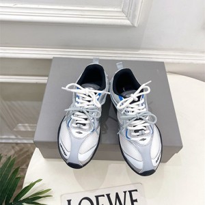 발렌시아가 남여공용 스니커즈 B62882-2 2026/신상