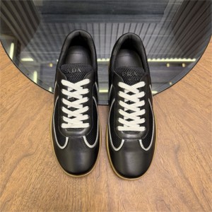 프라다 남성용 스니커즈 P49836-1 2026/신상