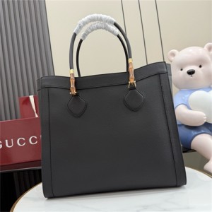 구찌 뱀부 라지 토트백 A0022V 2026/신상